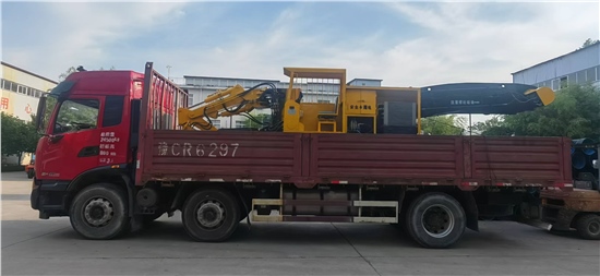 洛寧客戶訂購120履帶扒渣機(jī)發(fā)貨